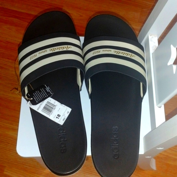 Adidas Adillete Sandals - Picture 1 of 5